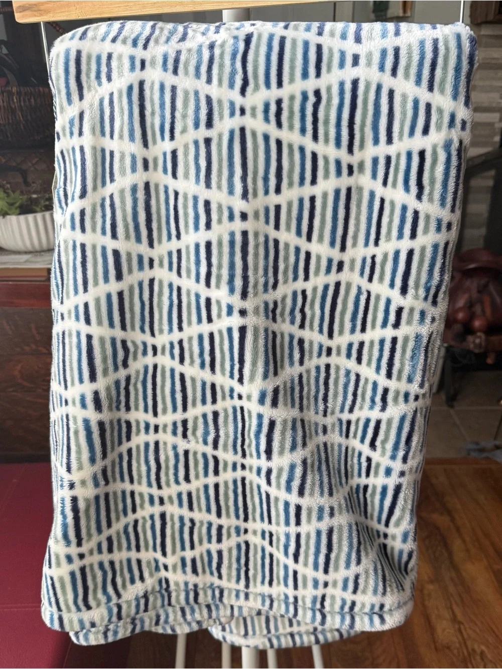 Better Homes And Gardens Ultra Plush Throw Blue Green White Recycled Polyester